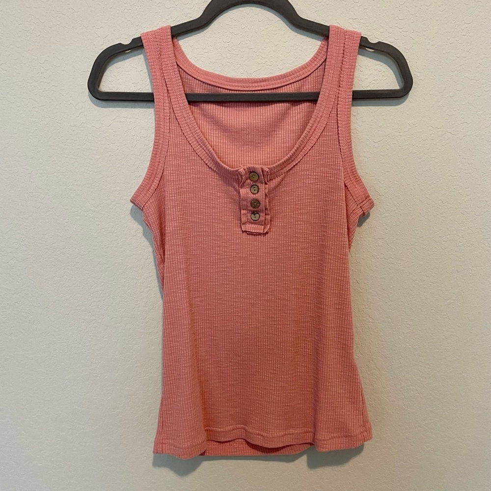 Button Detail Tank - Picture 3 of 6